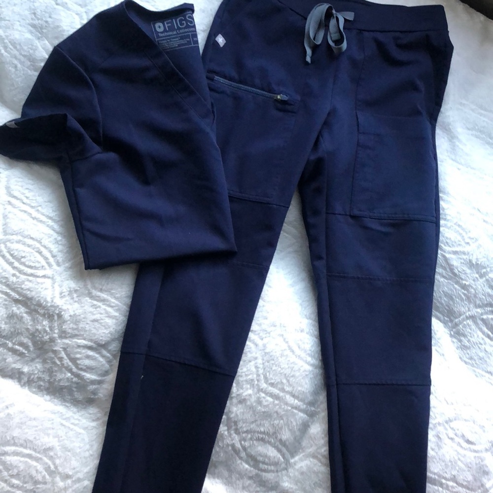 Women’s Figs Scrub Set! Very good condition!